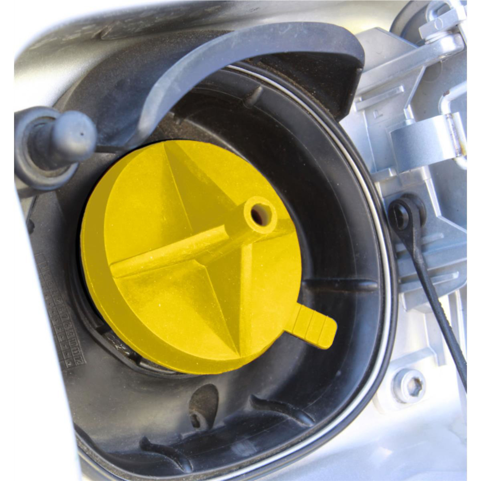 Vacutec Universal Fuel Cap Adapter — One Size Fits All, Model# VCTWVA-063